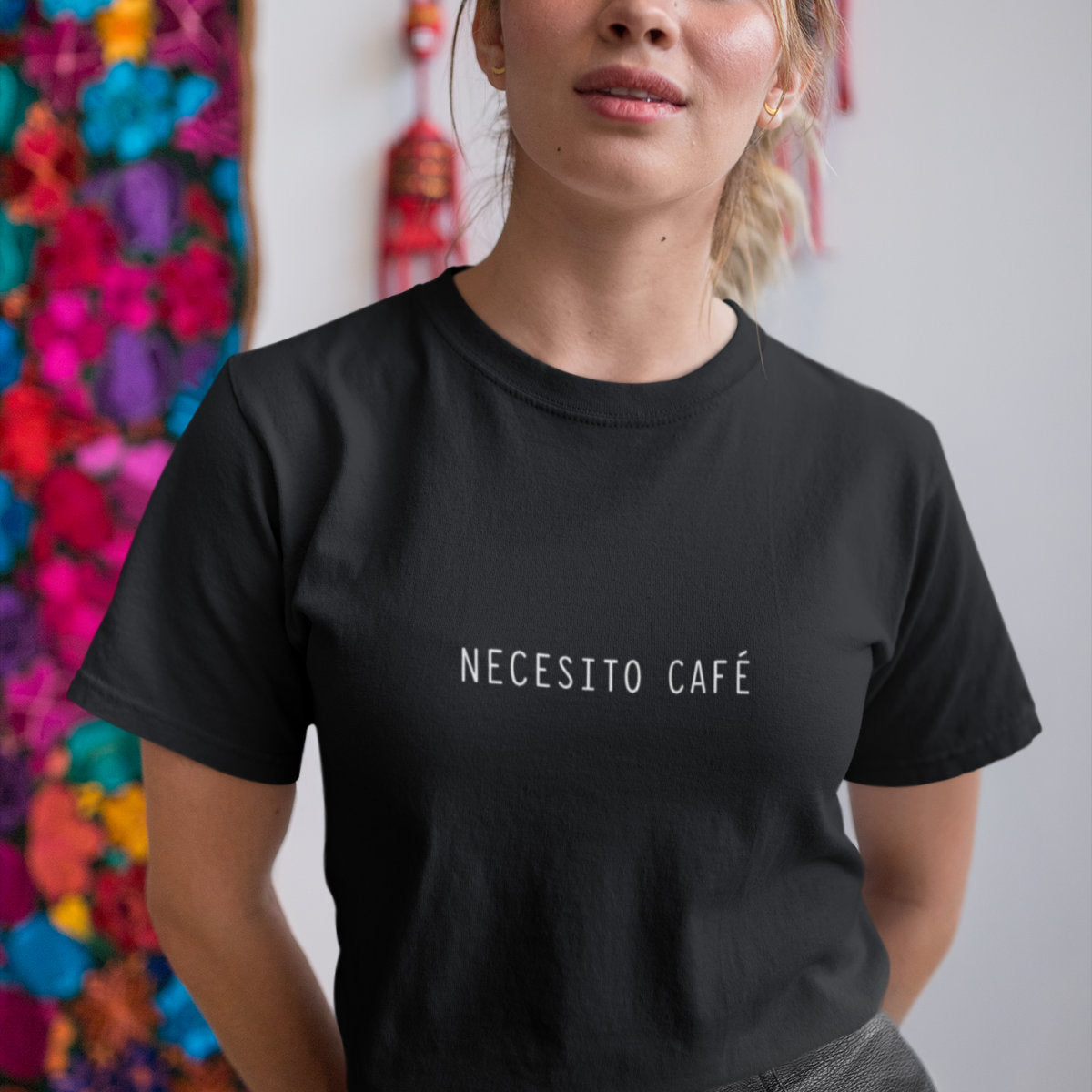 Čierne tričko „I need coffee“